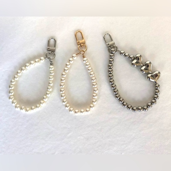 Faux Pearl Bag Charm, Zipper Pull, wristlet. Choice of 1 NEW - Picture 4 of 4